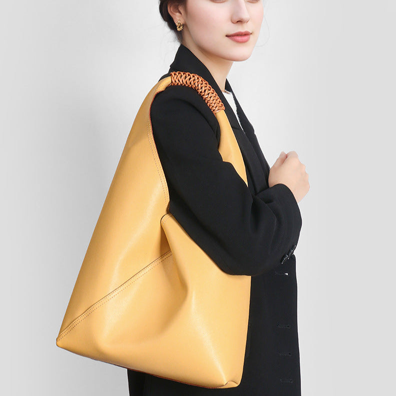 Ilaria | Borsa Hobo con Manico in Rattan