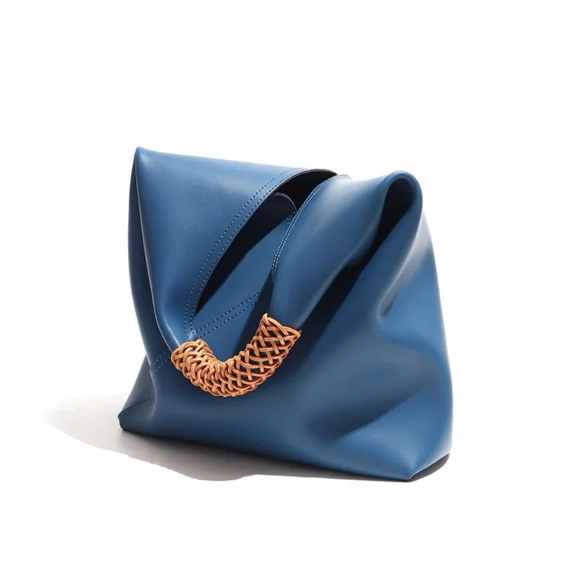 Ilaria | Borsa Hobo con Manico in Rattan