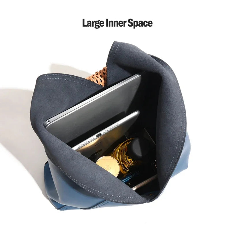 Ilaria | Borsa Hobo con Manico in Rattan