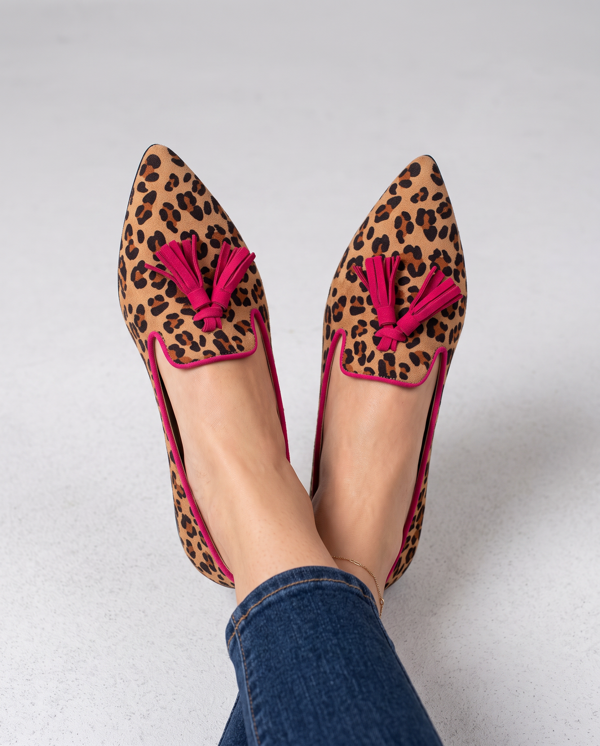 Mocassino Ginevra — Leopardo Scamosciato, Nappine Fucsia