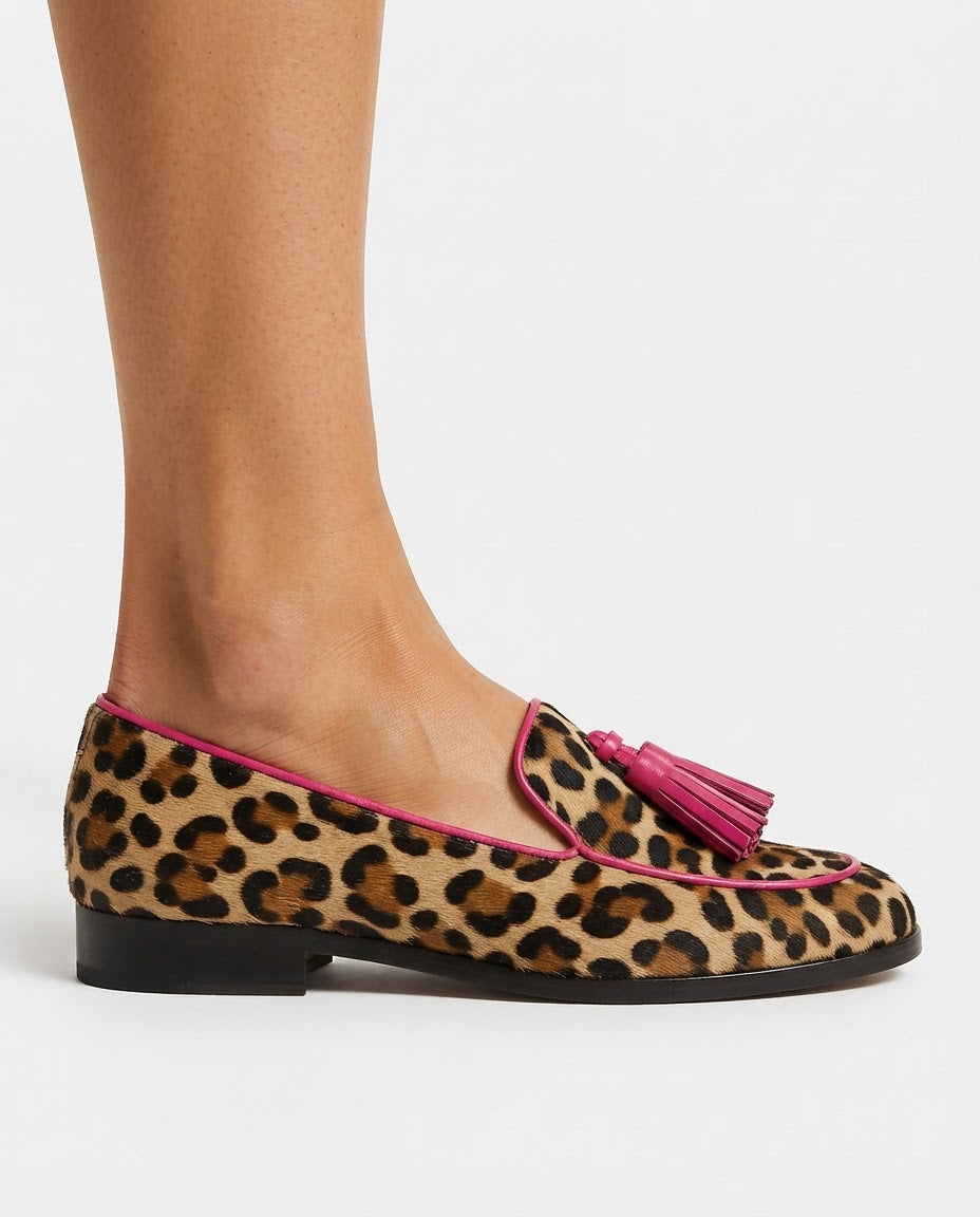 Mocassino Fiamma — Leopardo con Profili e Nappine Fucsia